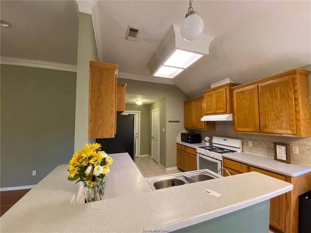 2309 Norham Dr - Photo 7 of 21
