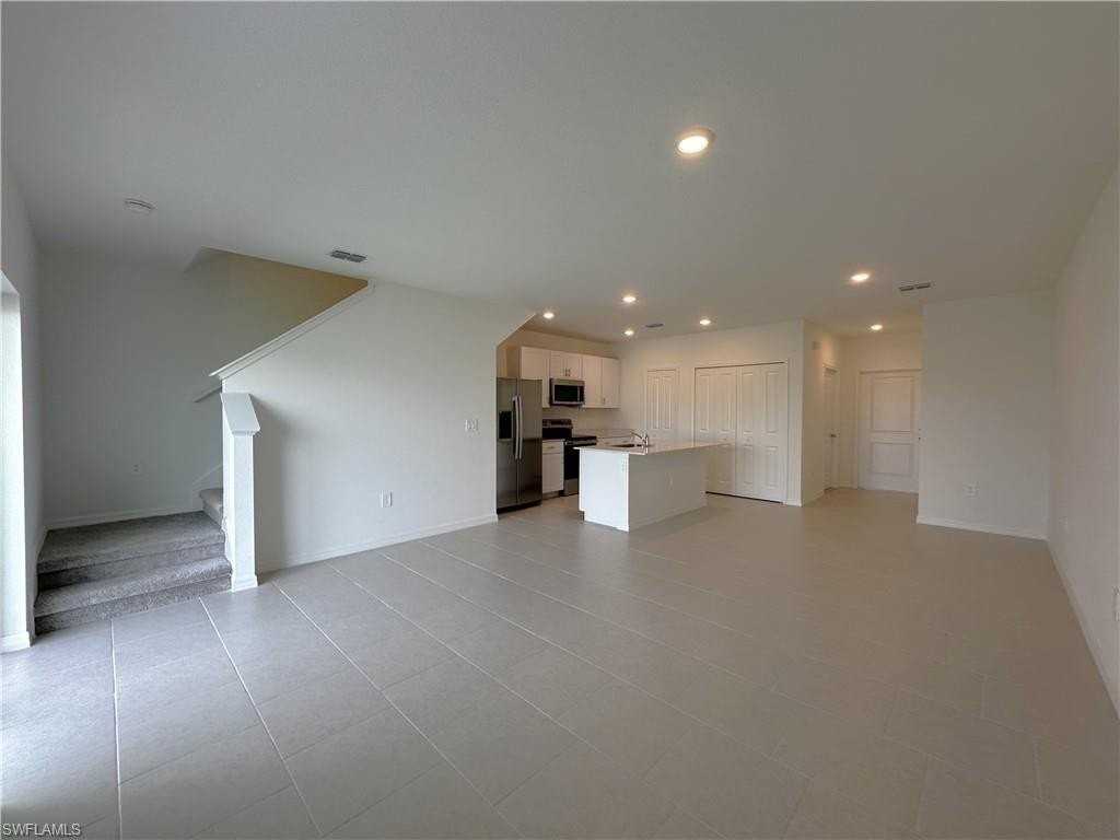 Sweet Meadow Ct - Photo 4 of 40