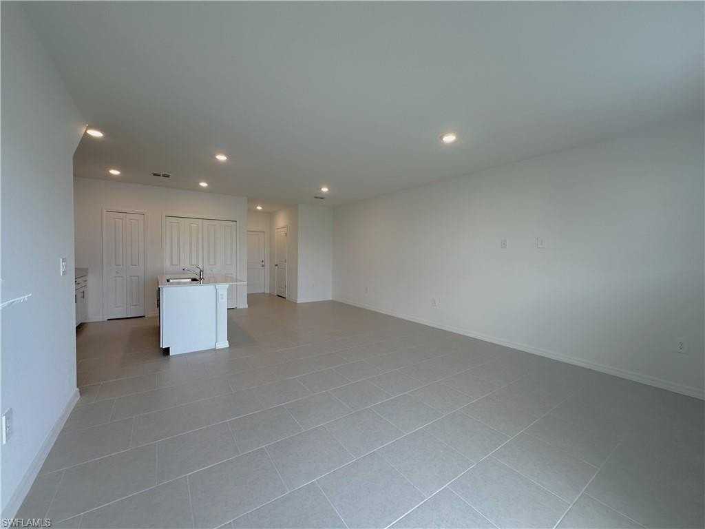 Sweet Meadow Ct - Photo 7 of 40