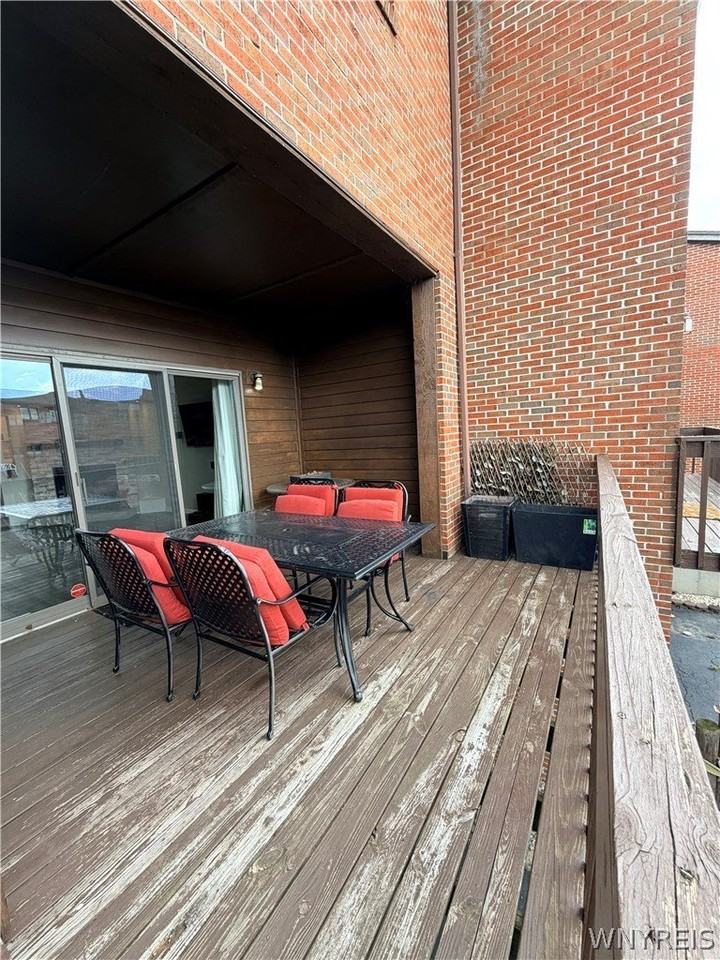 359 Lakefront Blvd - Photo 5 of 31