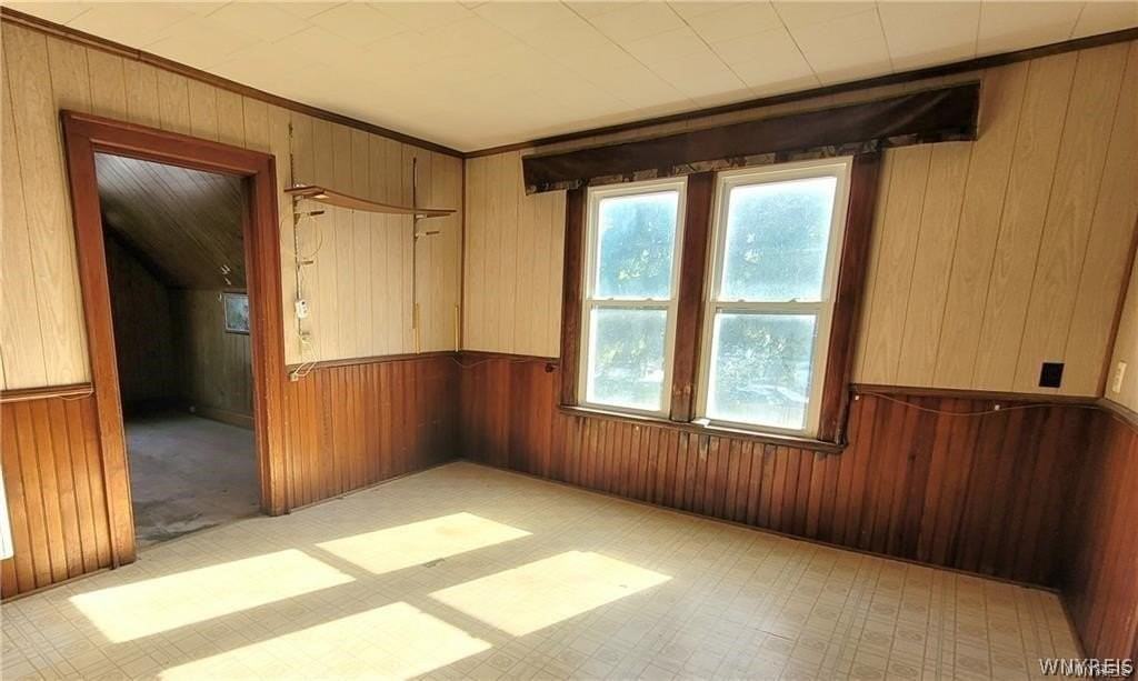 325 Box Ave - Photo 4 of 18