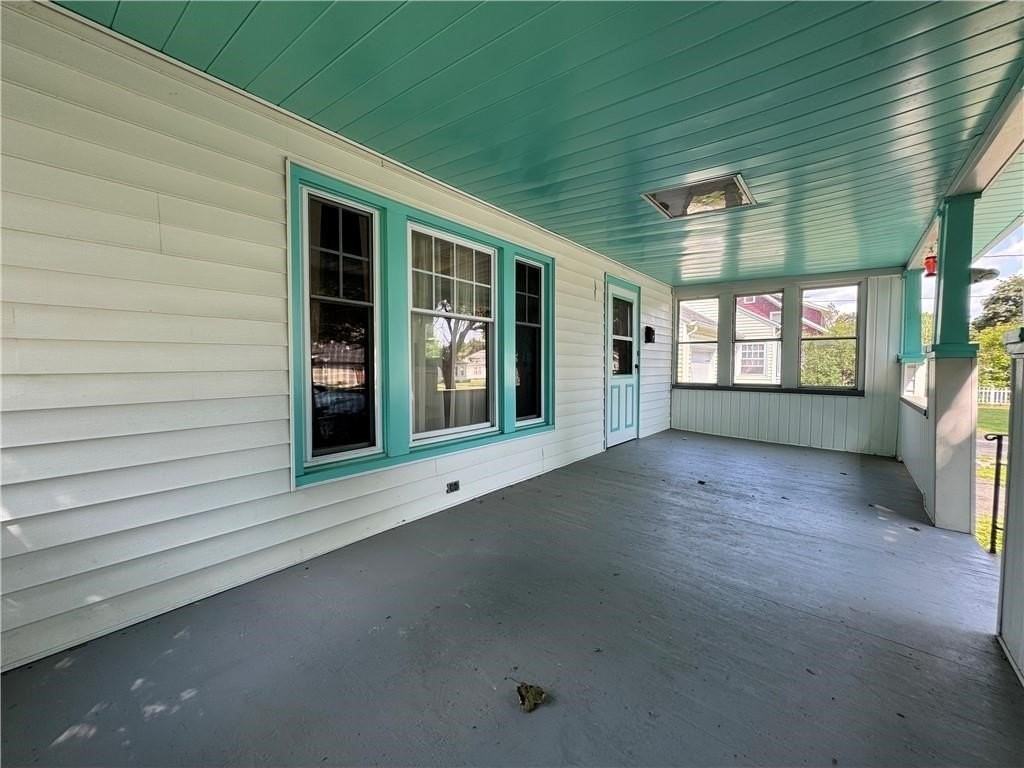129 Oakwood Ave - Photo 3 of 38