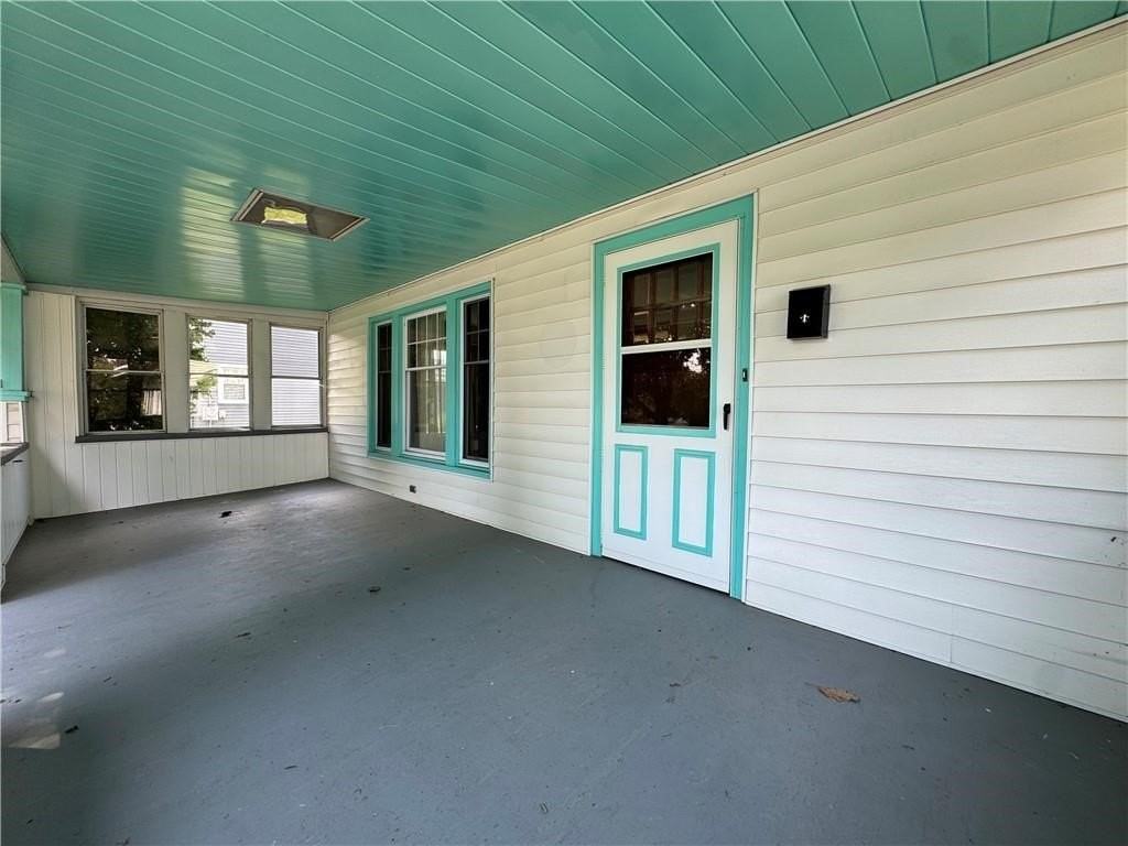 129 Oakwood Ave - Photo 4 of 38