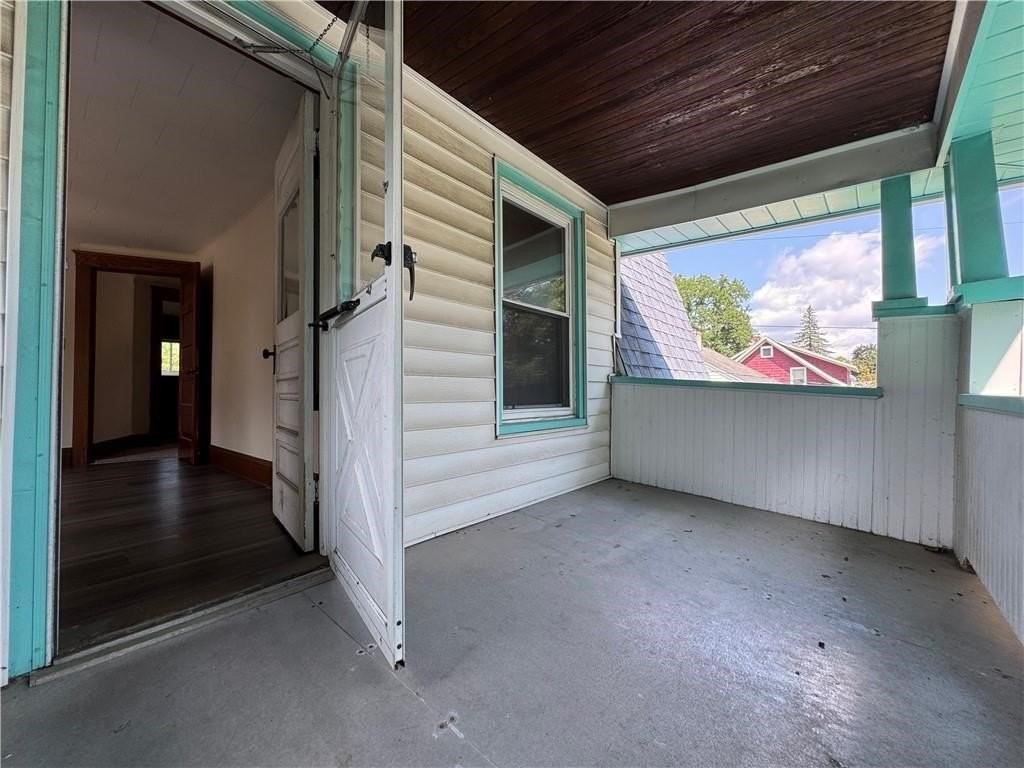 129 Oakwood Ave - Photo 7 of 38