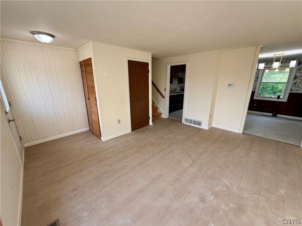 4999 Windgate Rd - Photo 5 of 23