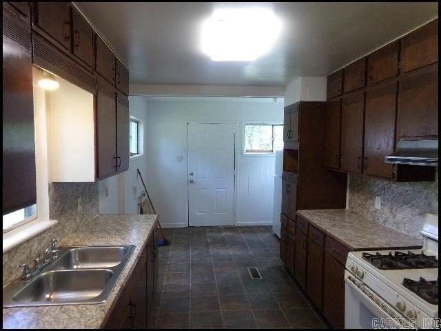 129 Saunders Dr - Photo 7 of 25