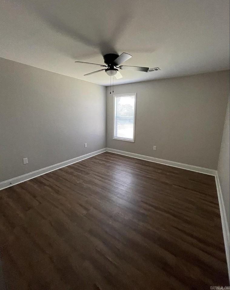 607 Lenora St - Photo 6 of 10