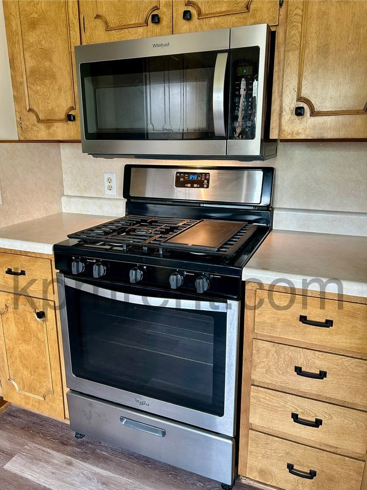 720 Poplar St #1 - Photo 4 of 17