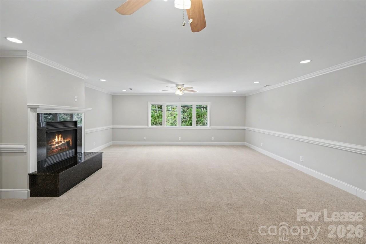 2545 Rea Rd - Photo 4 of 48