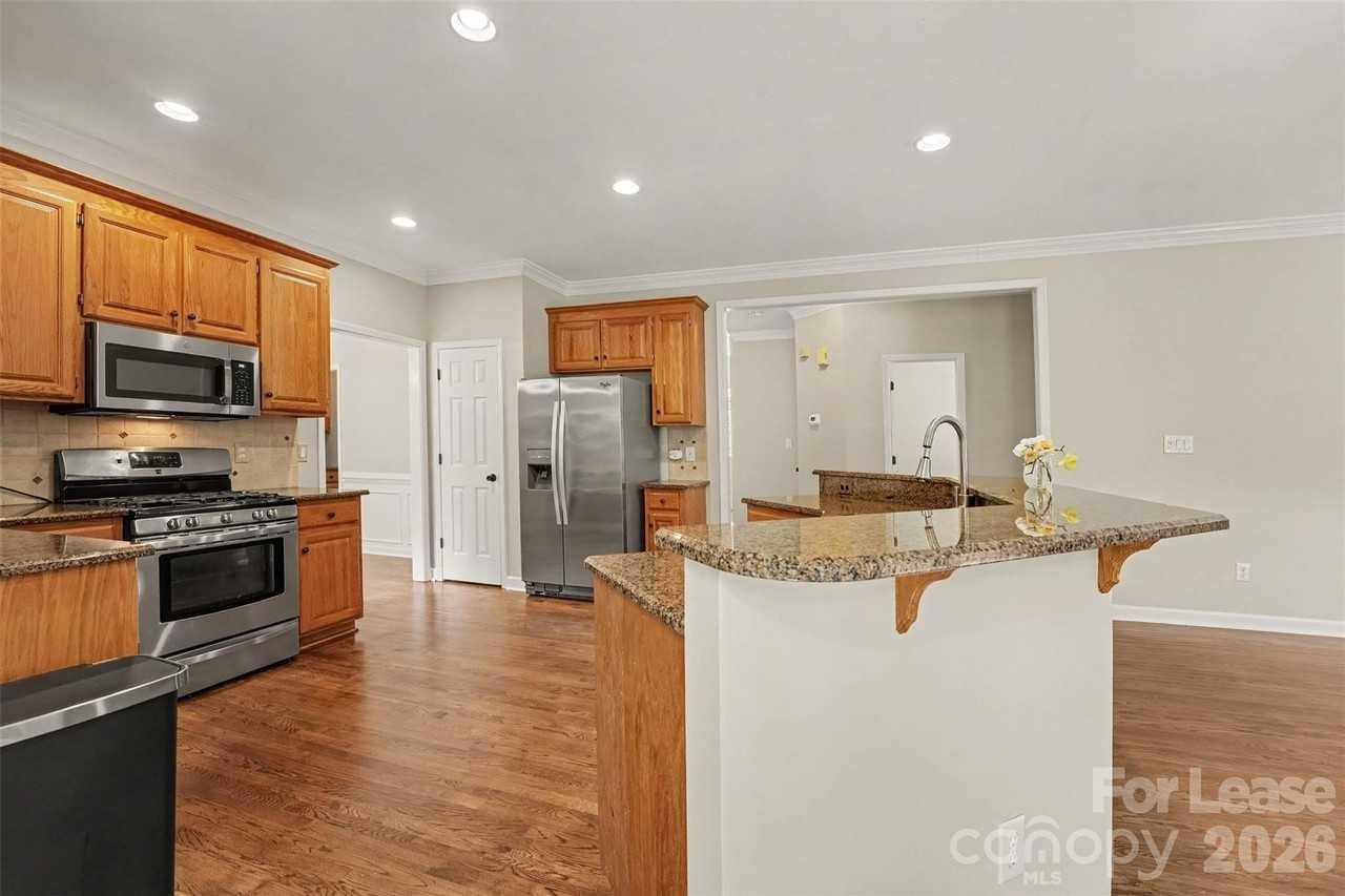 11526 Sir Francis Drake Dr - Photo 7 of 24