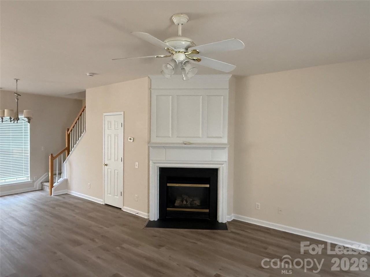 2146 Mckenzie Creek Dr - Photo 3 of 17