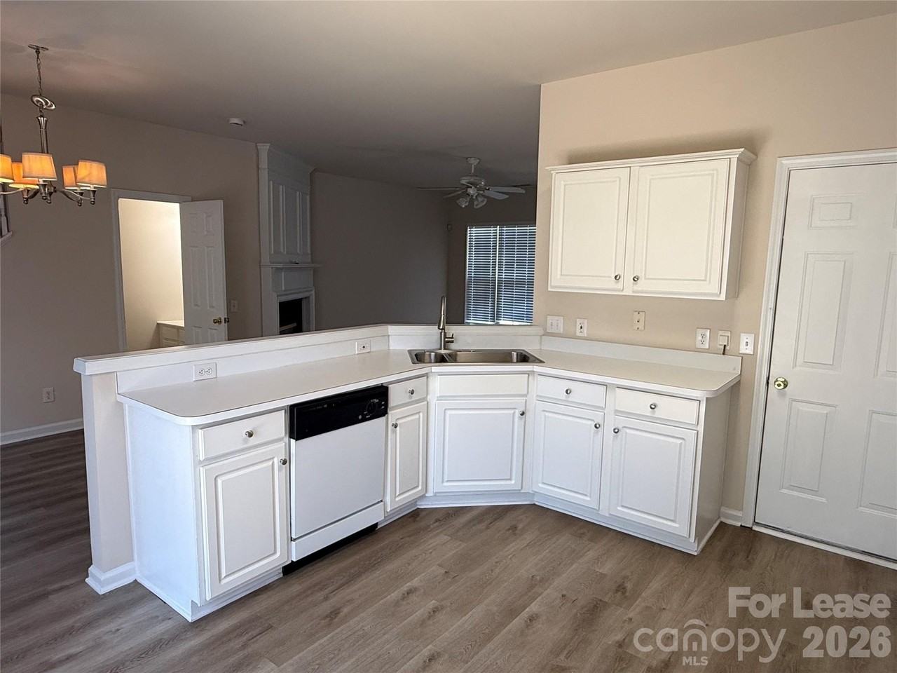 2146 Mckenzie Creek Dr - Photo 5 of 17