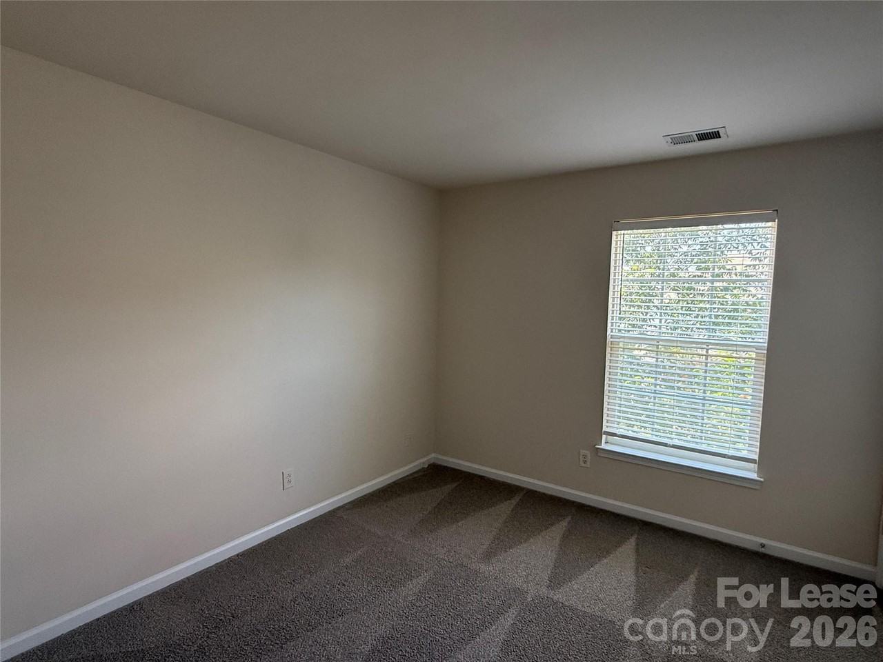 2146 Mckenzie Creek Dr - Photo 7 of 17