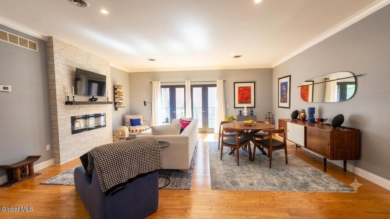 106 Spring St #7 - Photo 5 of 46