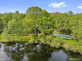 featured image of 6 Old Orchard Dr