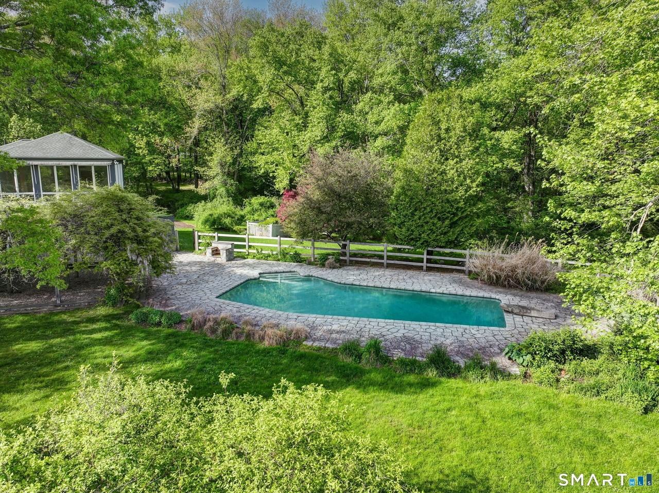 6 Old Orchard Dr - Photo 4 of 31