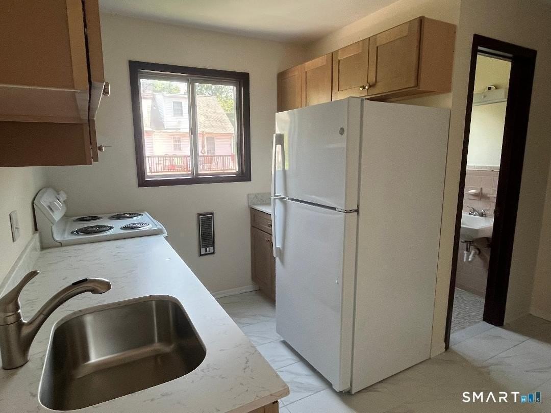 74 Coolidge Ave - Photo 6 of 26