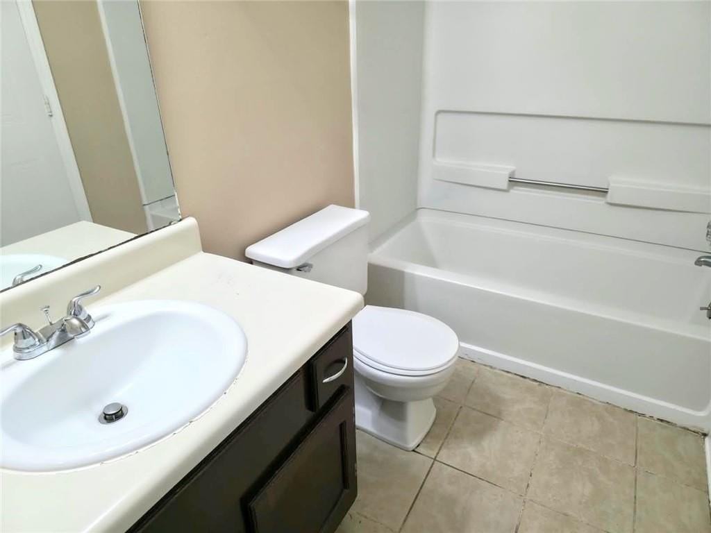 8020 Woodlake Dr - Photo 6 of 10