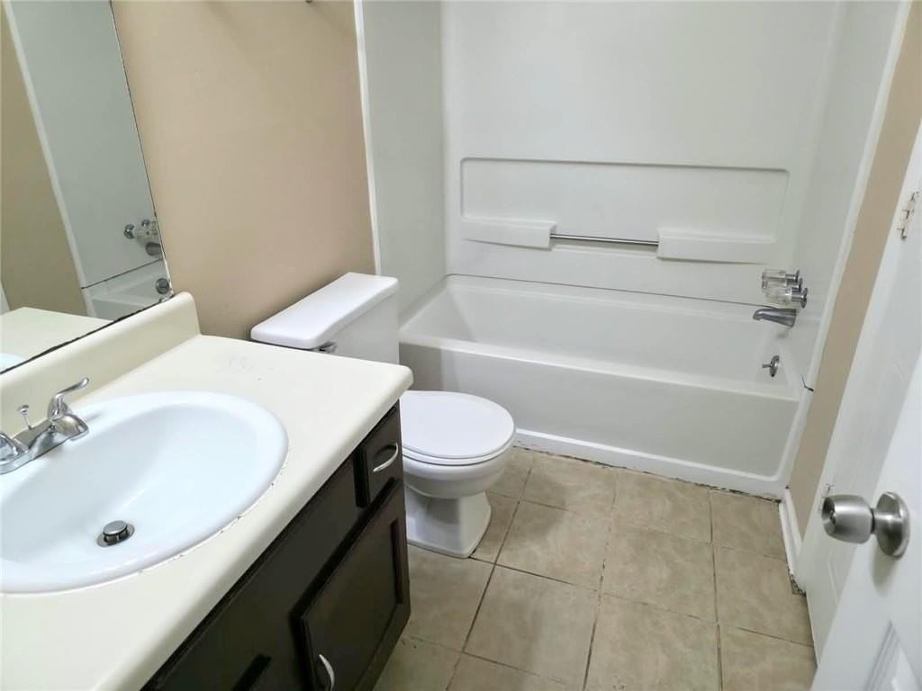 8020 Woodlake Dr - Photo 7 of 10
