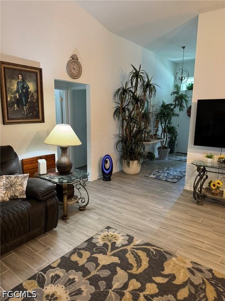 2703 11th St W - Photo 4 of 35