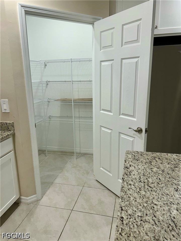 3076 Royal Gardens Ave - Photo 6 of 11