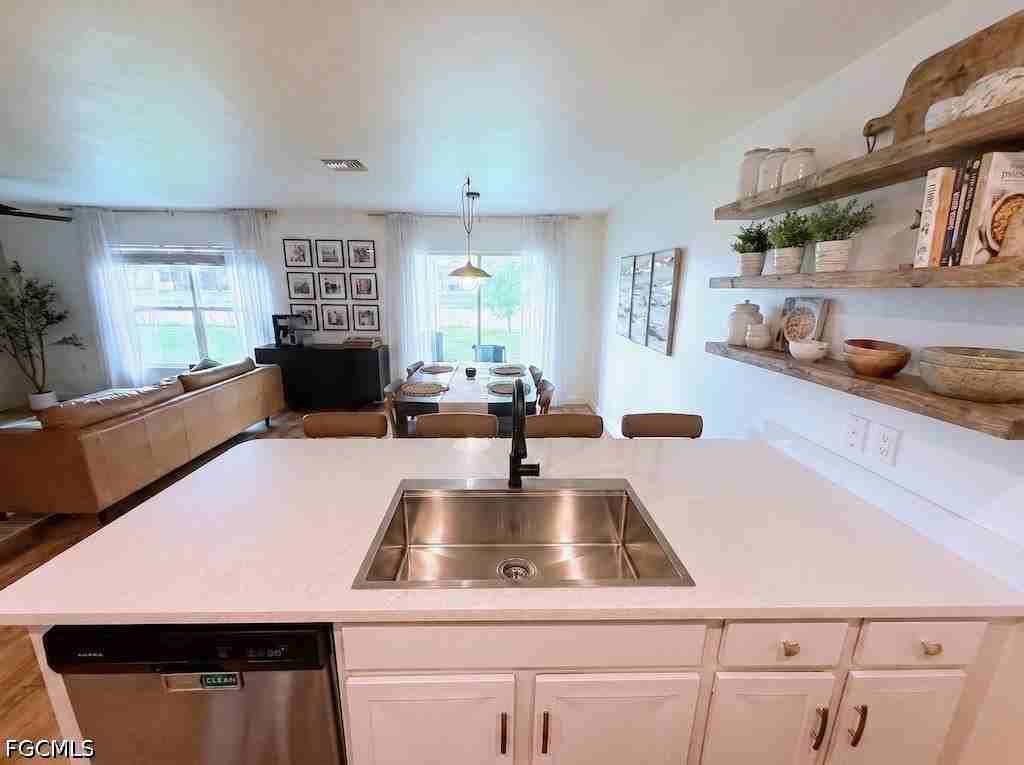 3192 Estancia Ln - Photo 4 of 26
