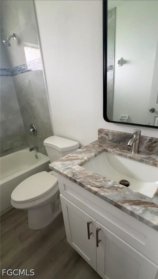 307 Homer Ave S - Photo 3 of 14