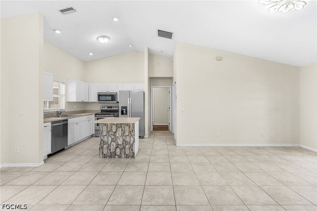 5215 Sw 16th Pl - Photo 6 of 26