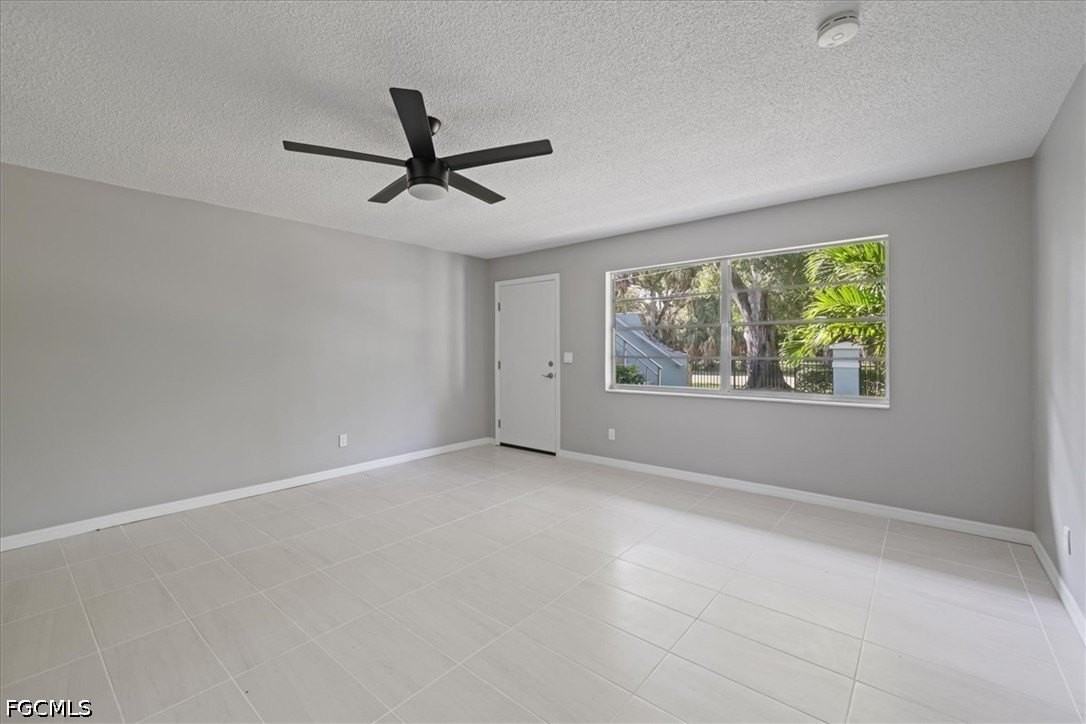 3225 E Riverside Dr #63F - Photo 5 of 28