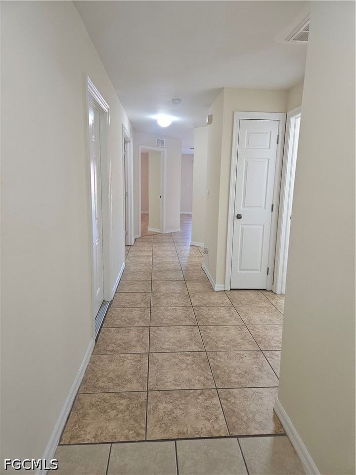 490 Bell Blvd S - Photo 2 of 11
