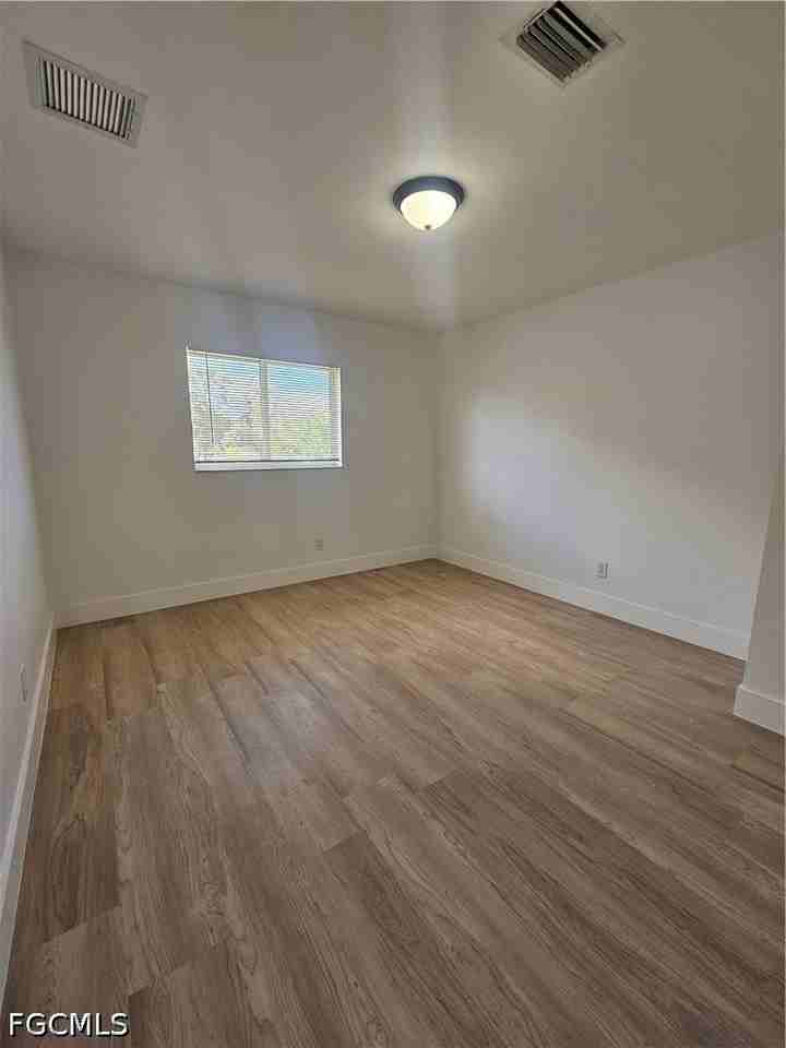 490 Bell Blvd S - Photo 7 of 11