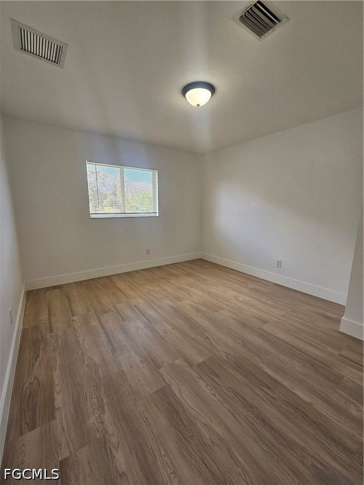 1247 Bacon Ave #B - Photo 6 of 10