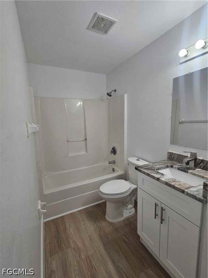 1247 Bacon Ave #B - Photo 7 of 10
