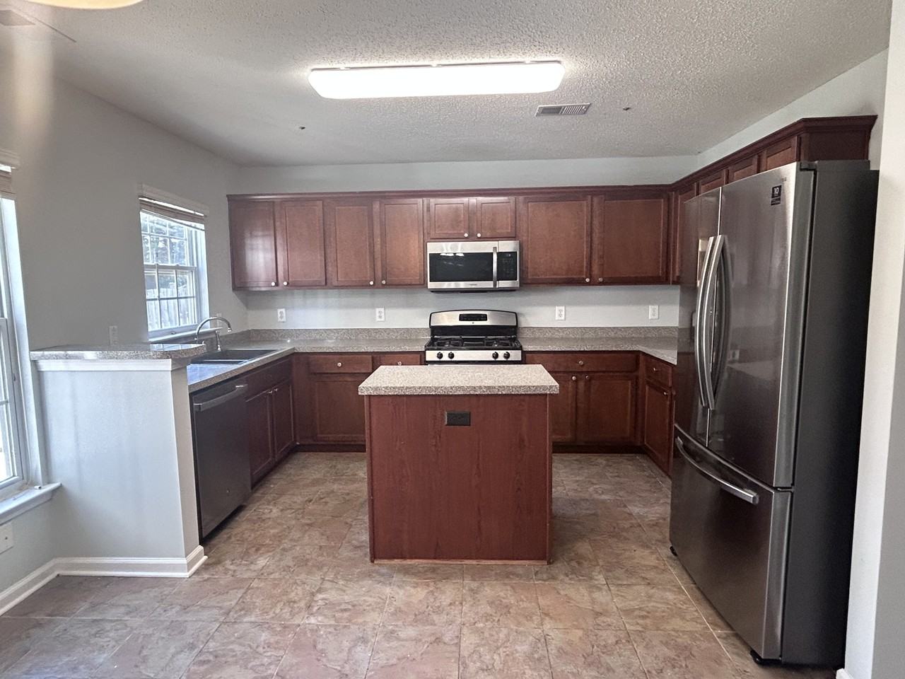 105 White Cedar Ct #1 - Photo 4 of 15