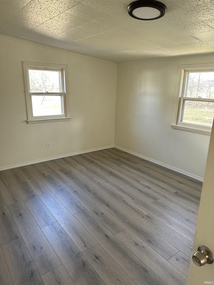 520 N Maple St - Photo 3 of 11