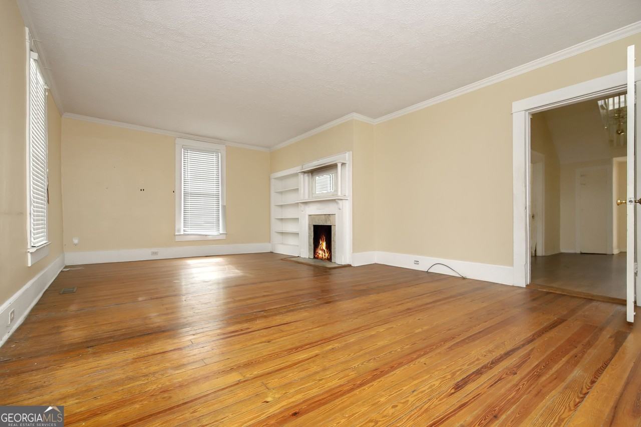 304 Boulevard - Photo 5 of 24