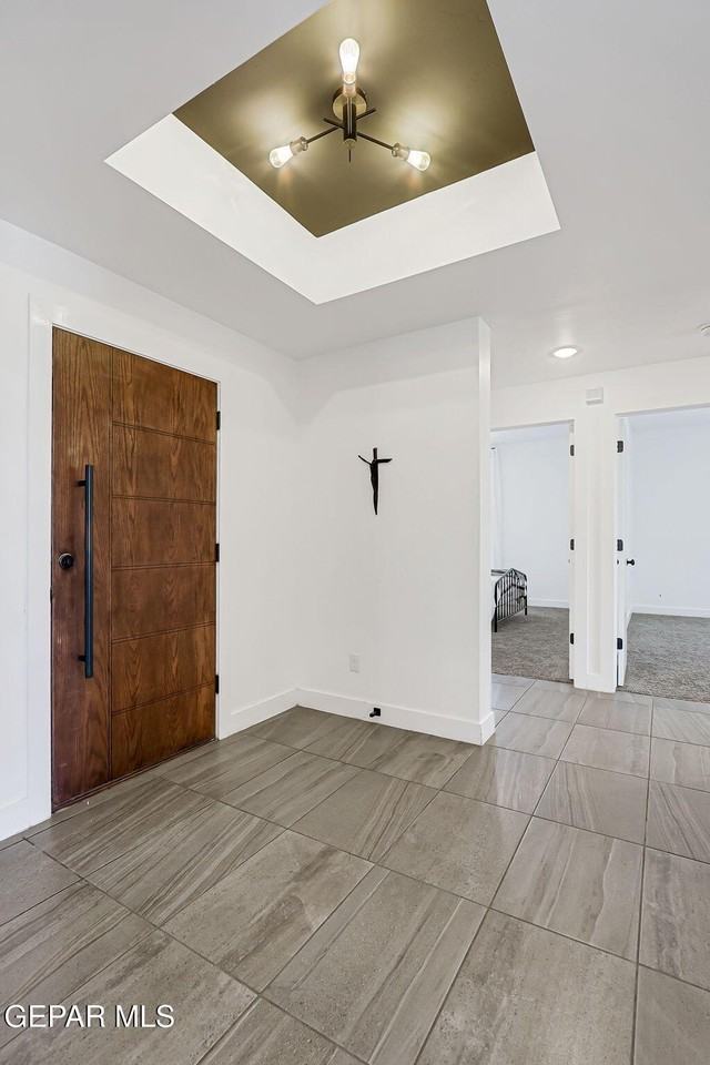 5708 Valley Laurel St - Photo 4 of 44