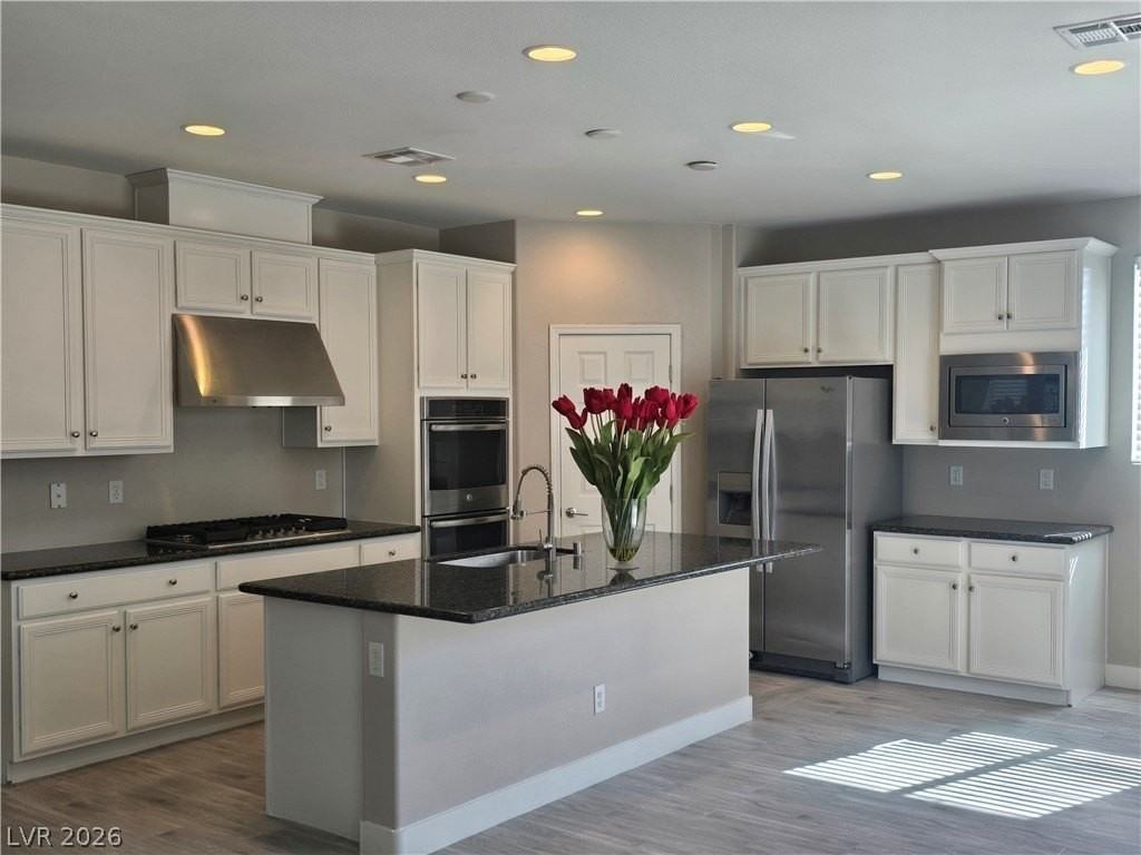 8059 Encanterra Rd - Photo 4 of 41