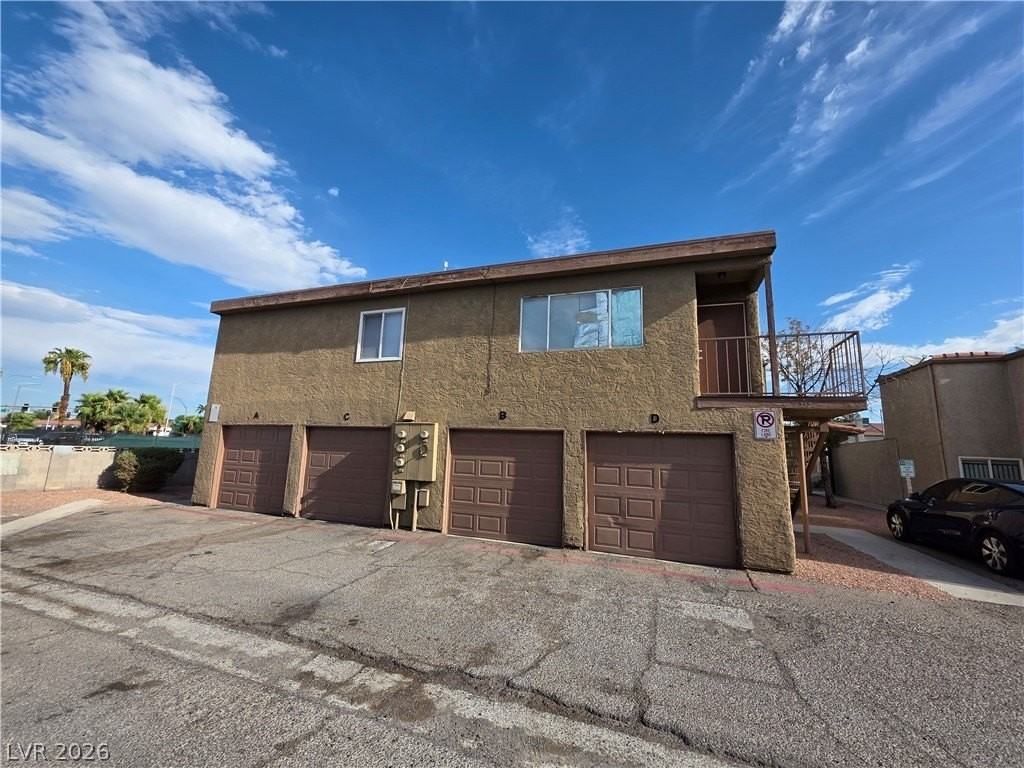 574 Roxella Ln #C - Photo 3 of 50