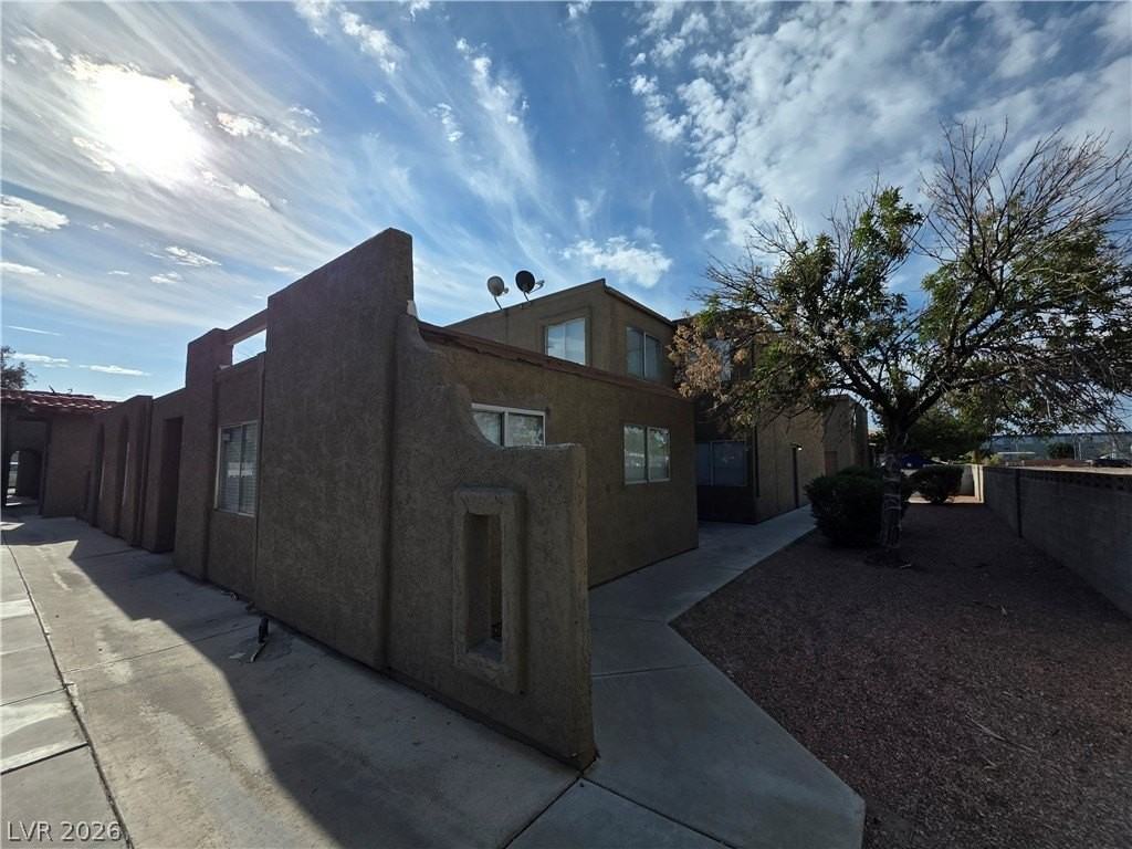 574 Roxella Ln #C - Photo 5 of 50