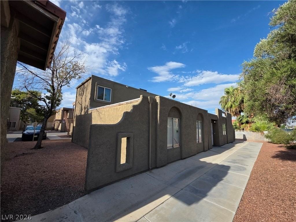 574 Roxella Ln #C - Photo 6 of 50