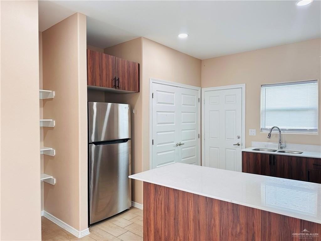 2900 W Kenwood St #2 - Photo 3 of 10