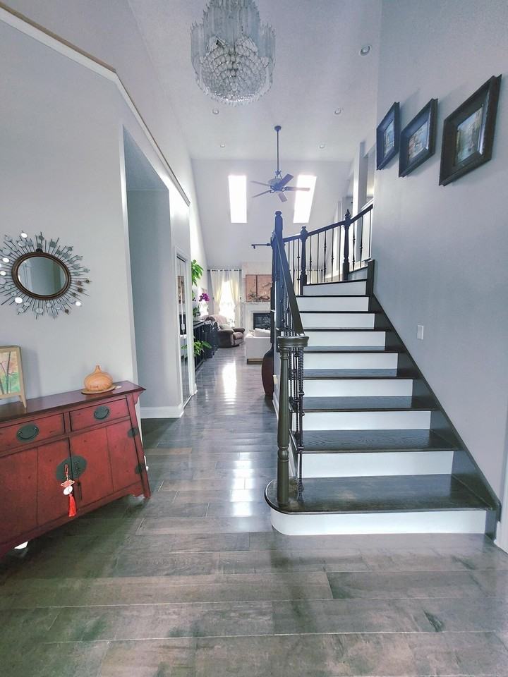 1301 Ballybunion Ct - Photo 3 of 50
