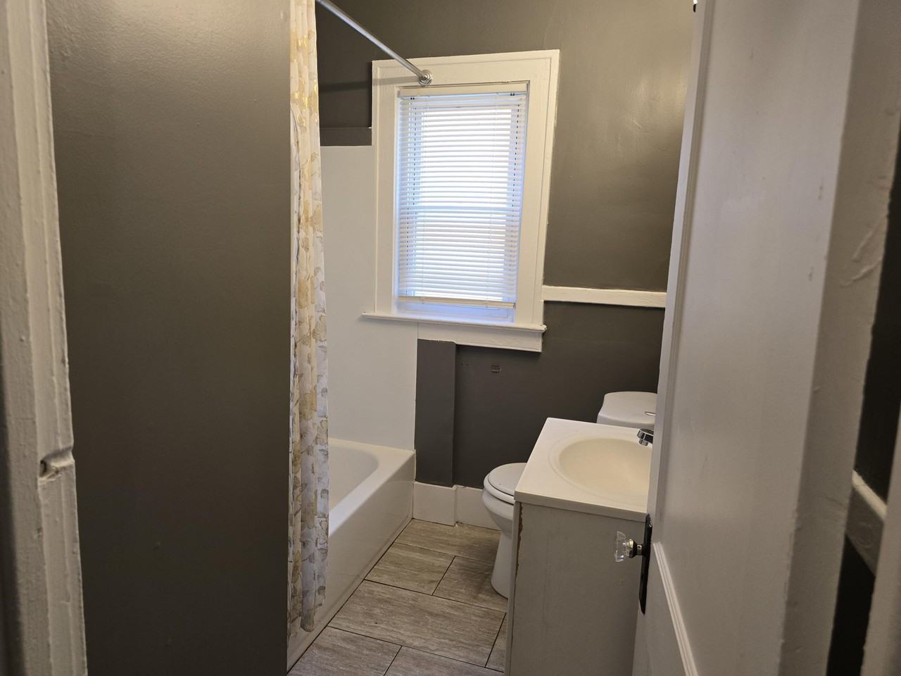 9122 Pinehurst St - Photo 2 of 7