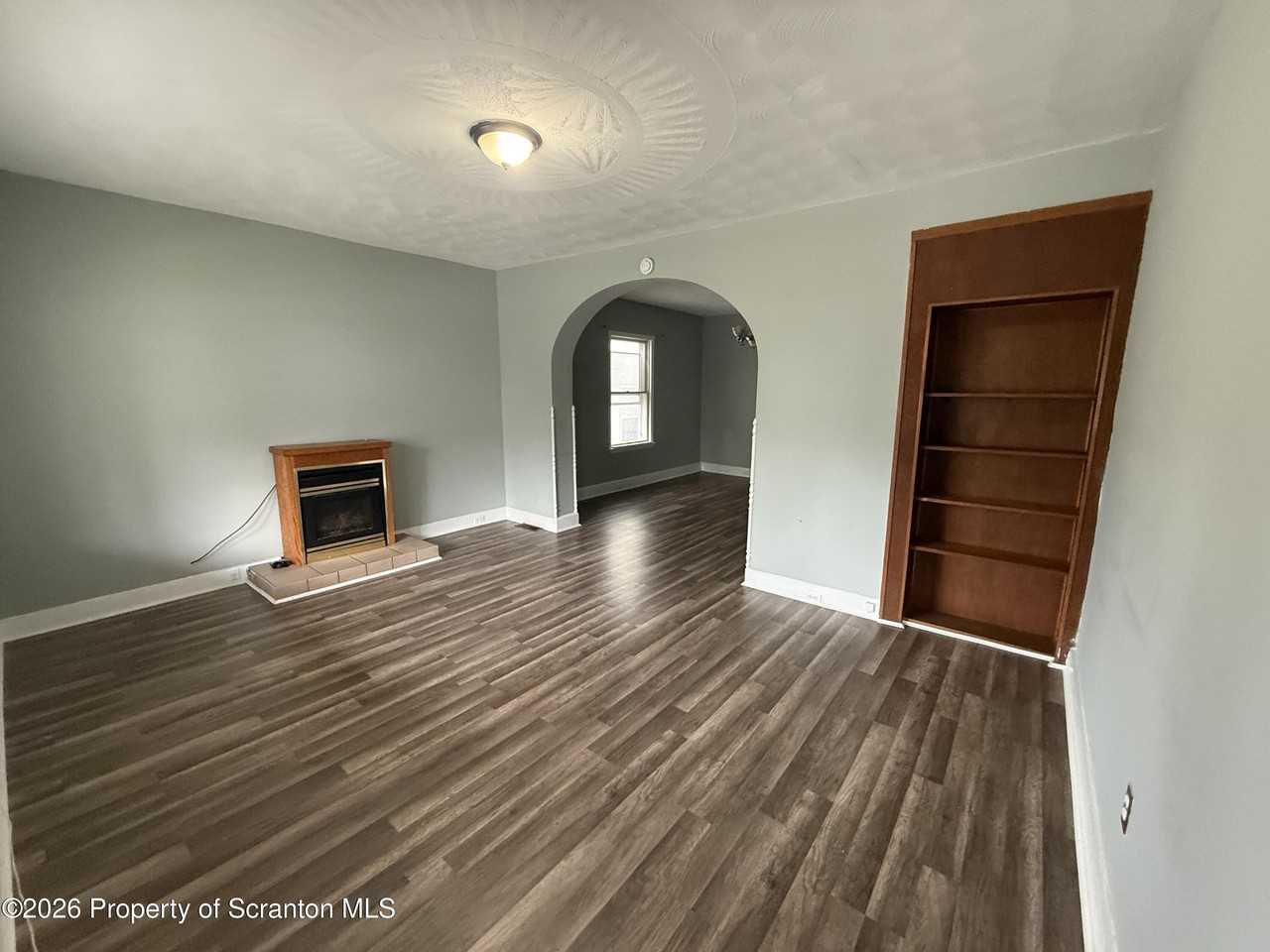 617 Harrison Ave - Photo 2 of 13