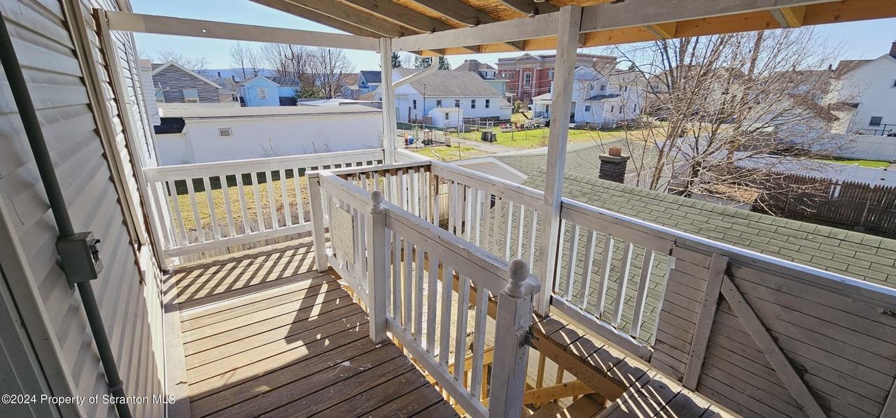 1319 Washburn St #2ndFL - Photo 2 of 9