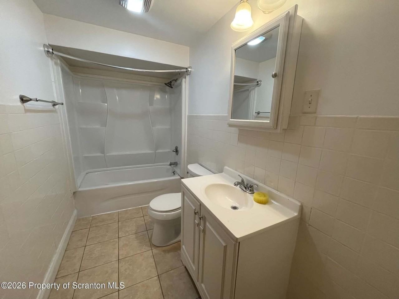 313 N Apple St #2ndFL - Photo 3 of 11