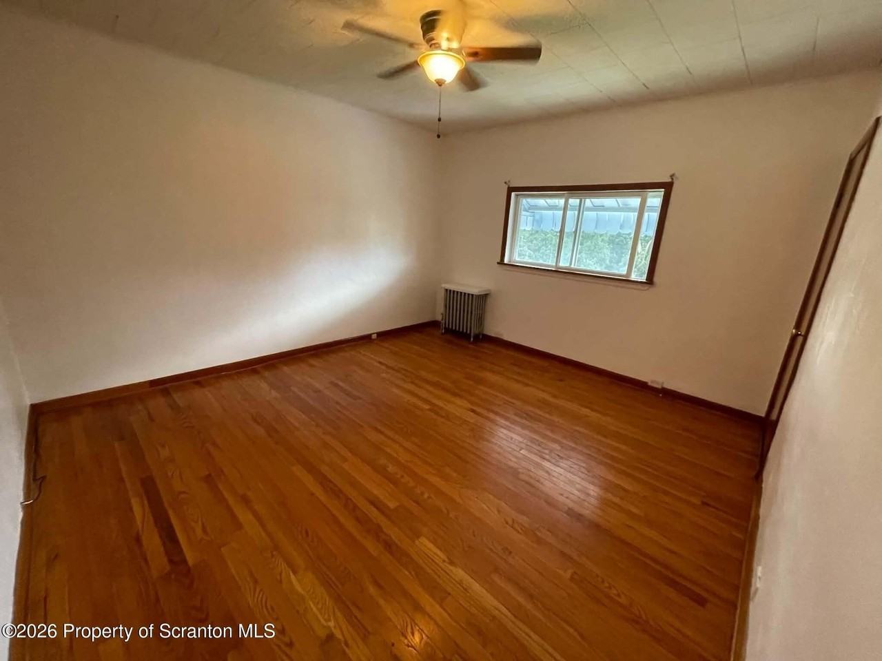 313 N Apple St #2ndFL - Photo 5 of 11