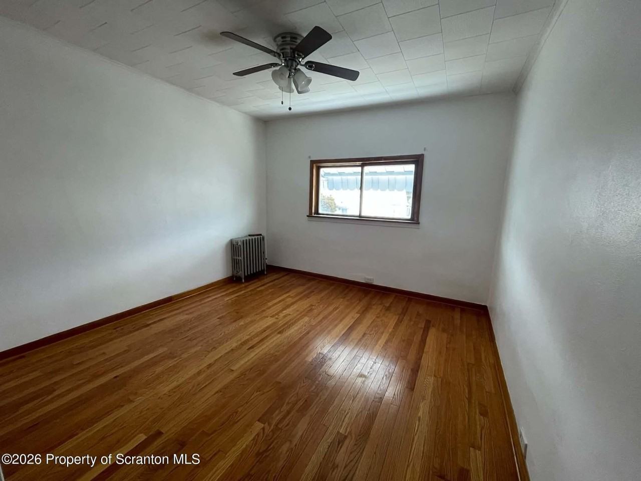 313 N Apple St #2ndFL - Photo 6 of 11