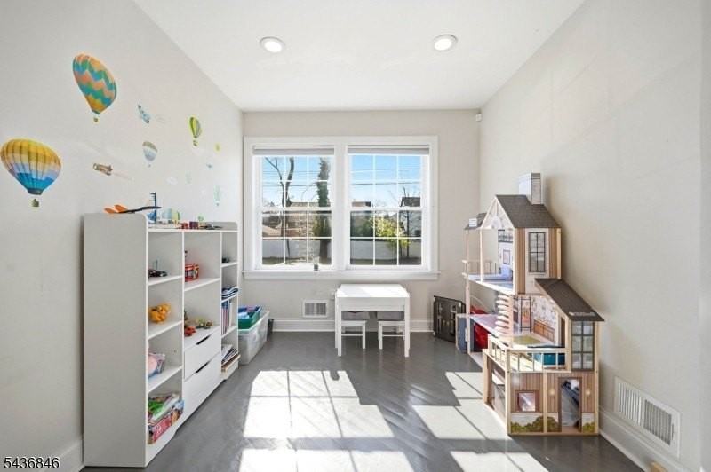 538 W Broad St - Photo 6 of 32